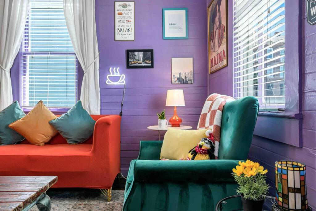 Friends Airbnb Themed 2Bed 2Bath Walkable To All Of Ybor แทมปา ภายนอก รูปภาพ