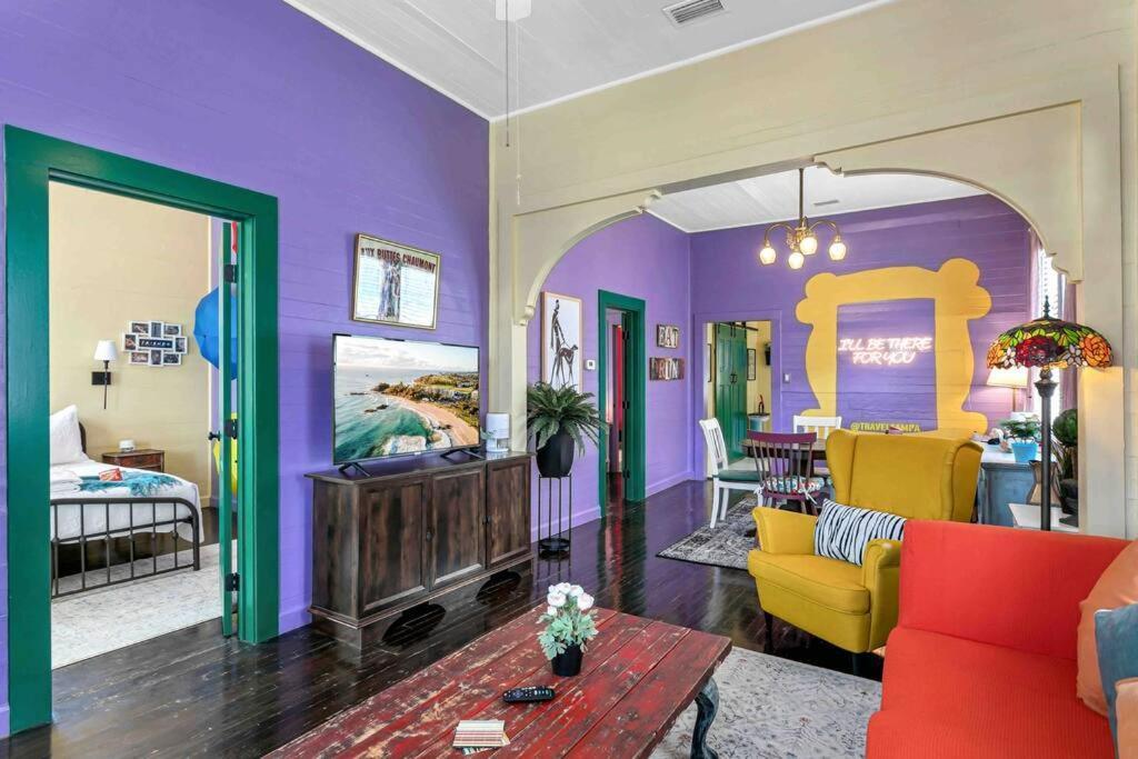 Friends Airbnb Themed 2Bed 2Bath Walkable To All Of Ybor แทมปา ภายนอก รูปภาพ